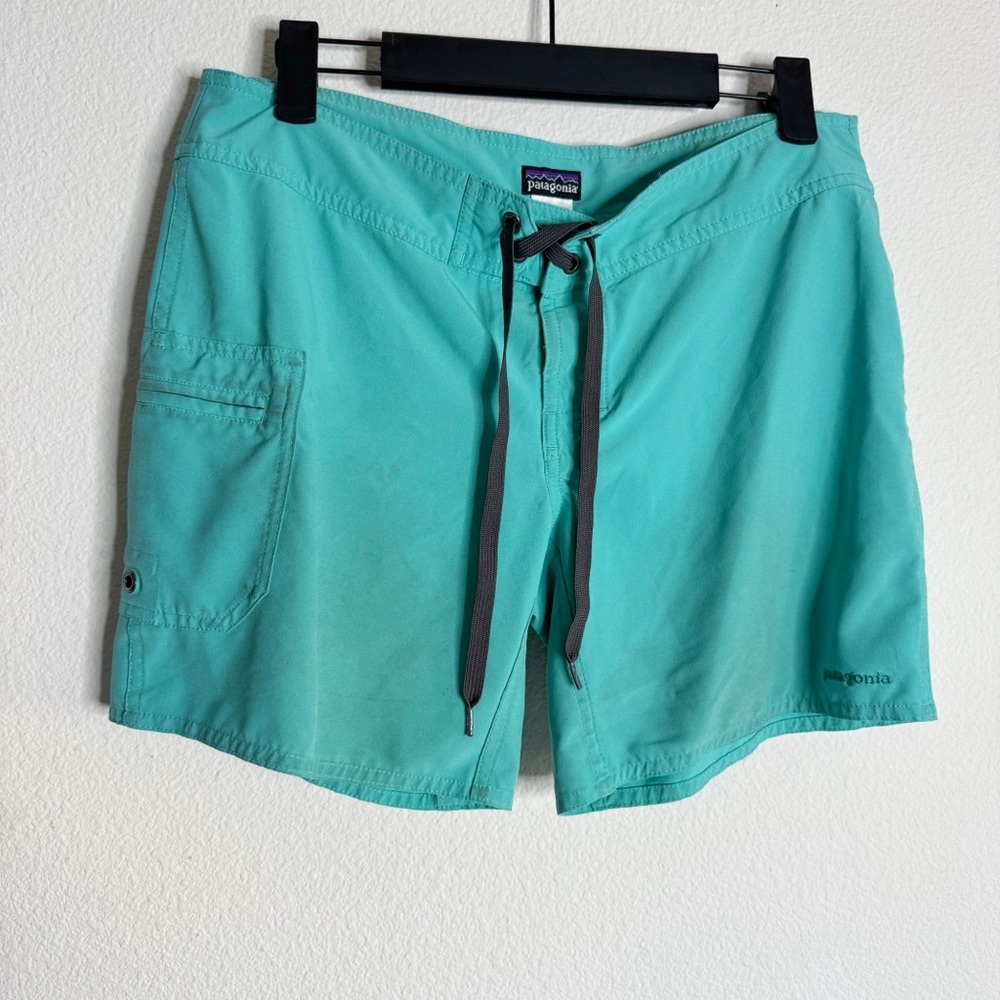 Patagonia teal blue women’s outdoor athletic shorts size 4